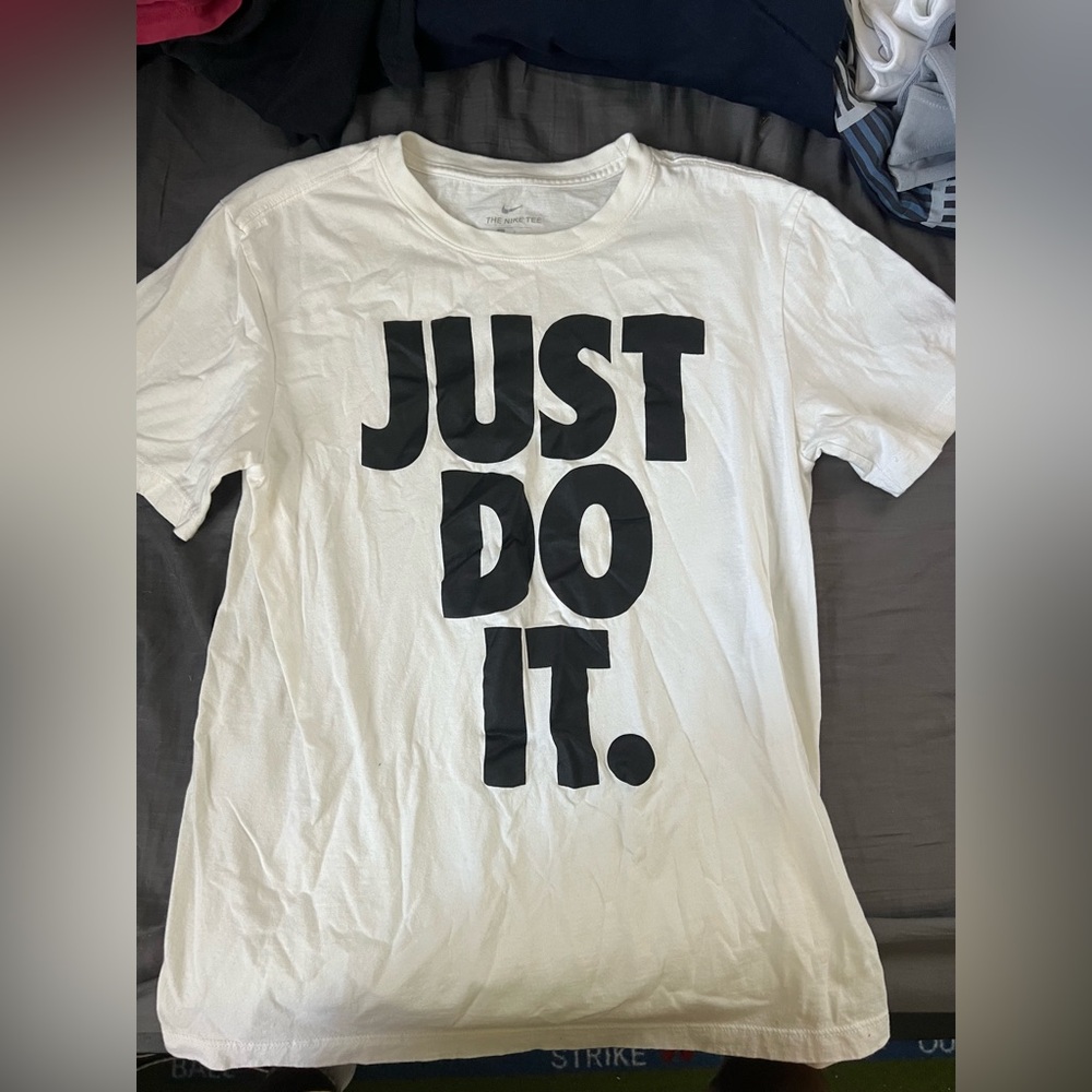 Men’s Nike Shirt